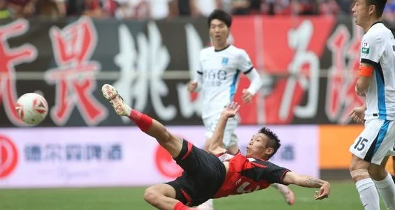 中甲综述：重庆8连胜！陕西3-2超级逆转南通、青岛红狮取首胜相关图五
