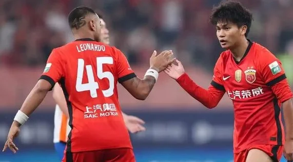 泰山1-1、国安1-1、蓉城1-1后，中超积分：申花2分领跑，海港掉队