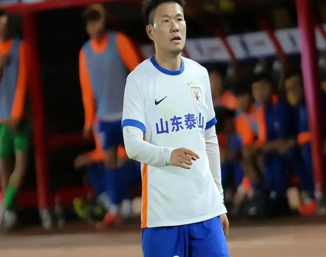 山东泰山平海港，场面占优三叉戟低迷，卡扎进球，谢文能制造进球相关图四