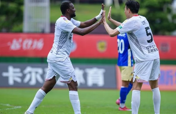 中甲综述：重庆8连胜！陕西3-2超级逆转南通、青岛红狮取首胜