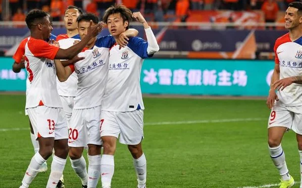 3-0！国青罪人、“水货”外援连场进球，上海申花冠军相十足相关图四