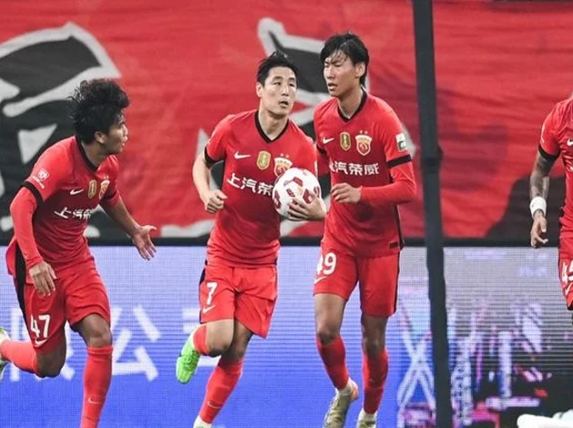 中超最新积分战报：领头羊狂胜，国安被绝平，上海海港1-1山东相关图三