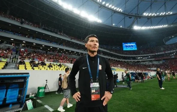 双双完成二次阻击！“搅乱”争冠局势，青岛双雄“有经验”相关图四