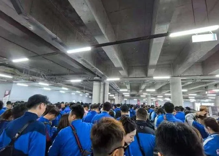 澎湃：远征球迷撬动文旅经济 3000申花球迷在大连带动千万元消费
