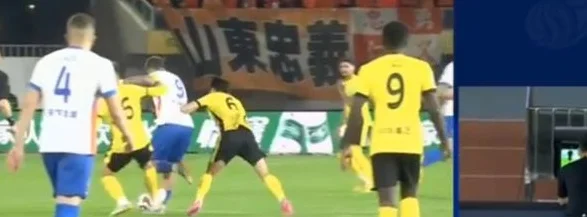蒯纪闻造点再惹争议？媒体：泰山队应向中足联申诉相关图四