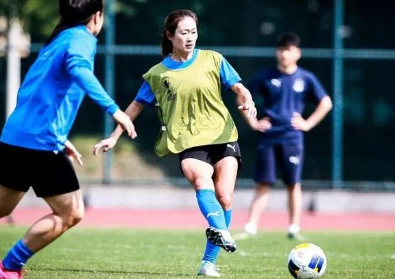 若顺利晋级，武汉女足亚冠决赛对手会是她们中的谁？相关图四