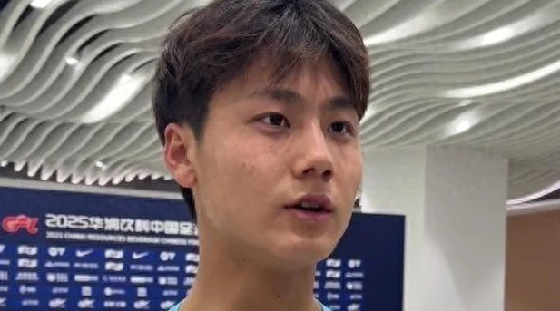 毛伟杰：我的偶像是C罗与萨拉赫，我常看他们比赛并学习他们