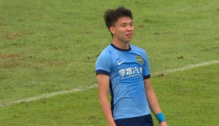 王钰栋制胜球，被放铲伤退，浙江队1-0晋级 陶强龙主动让球高情商