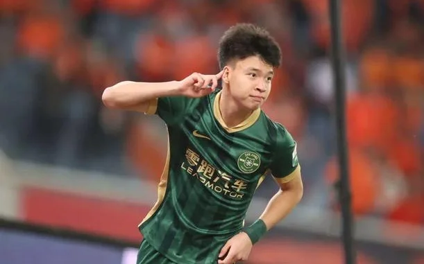 逆袭！西北狼掀翻三镇进16强；王钰栋建功！浙江淘汰广州蒲公英相关图四