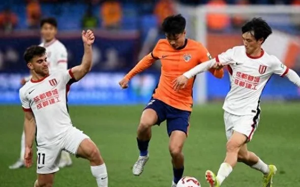 国足｜杨明洋入选障碍被扫清 首入国足几无悬念
