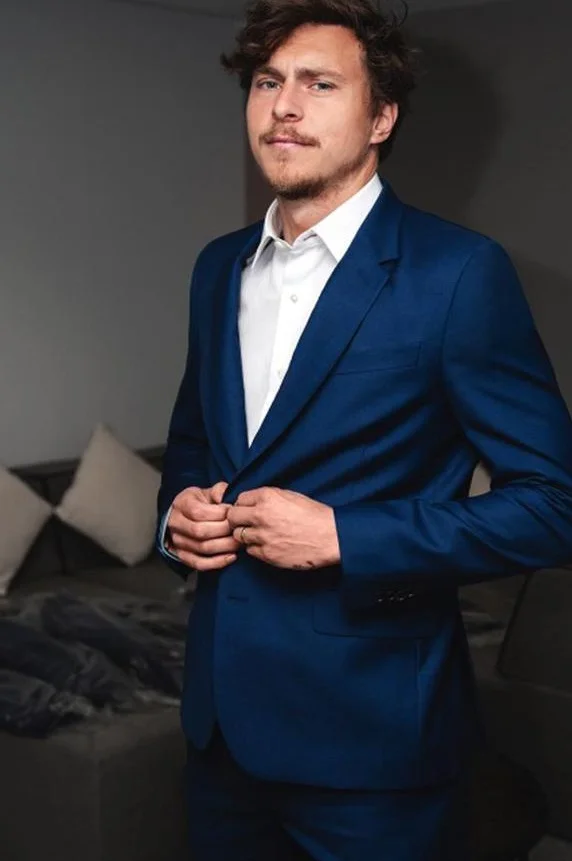 约罗试穿曼联决赛西服，预示欧联杯可复出！热刺报销核心随队出征相关图三