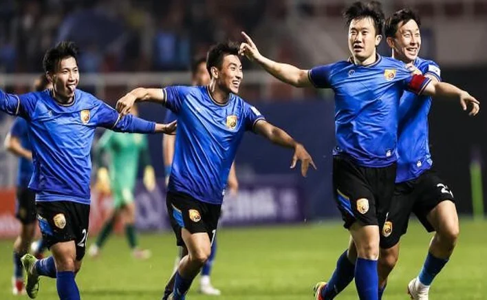 足协杯：蒯纪闻首球+传射！海港6-2逆转 国安泰山皆5-0 亚泰出局相关图五