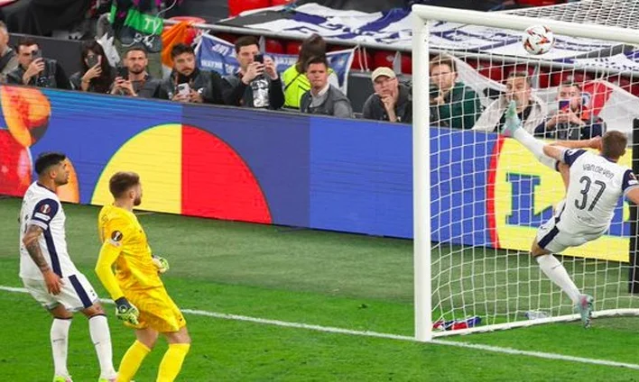 1-0！8.3亿豪门问鼎欧联杯 狂造五大里程碑 破欧洲四大杯71年纪录相关图三