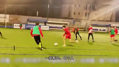 父亲卖5套房送两儿留洋学球，网友：爹味梦想很贵｜大象夜读相关图六