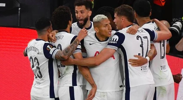 1-0！全场3射1正 8.3亿豪门问鼎欧联杯 欧洲四大杯71年纪录诞生相关图五