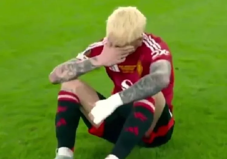 1-0！欧联杯决战夜：热刺4杀曼联，时隔41年夺冠，曼联无缘欧冠相关图五
