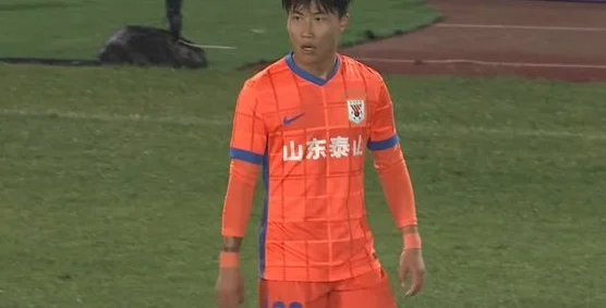 漂亮！泰山5-0大胜，挺进下一轮，克雷桑2球，崔康熙胆子不够大啊相关图三