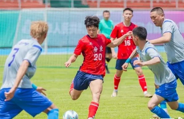 广东队6比0开门红！十五运会群众七人制男足决赛大战打响相关图三