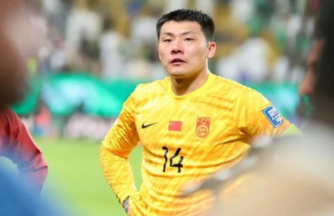 鲁媒：国足名单最大隐患是边后卫 王大雷仍是主力门将首选