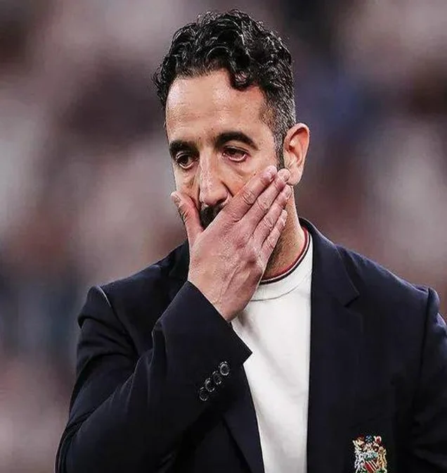 B费力挺阿莫林：一致认为他是合适人选；ESPN记者：曼联和加纳乔的团队将会面并商讨转会事宜