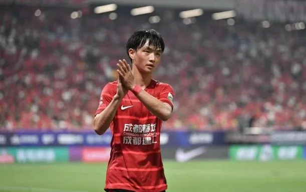 王钰栋机会来了！武磊旧伤复发或无缘出战印尼，王大雷有望首发相关图三