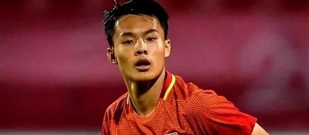 国足新名单解析，两大新人或被伊万重用，王钰栋要取代张玉宁上位相关图四