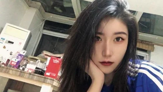 博主小宇宙丨会发光的游咩咩：邵佳一是我足球旅程的启蒙者！相关图三