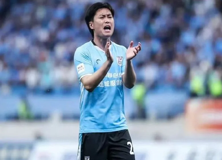 转型教练？大连冲超功臣或离队，卡兰加剩1场机会 6月3场全员整齐相关图三