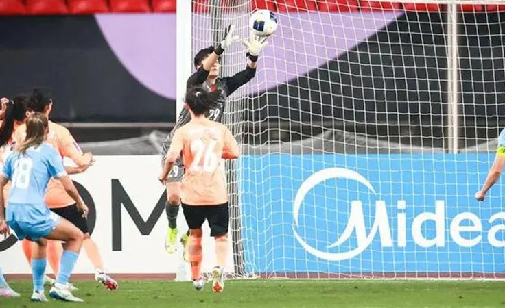 你倒下时，我必顶上！门将丁旋陈晨接力托举武汉女足亚冠登顶相关图二