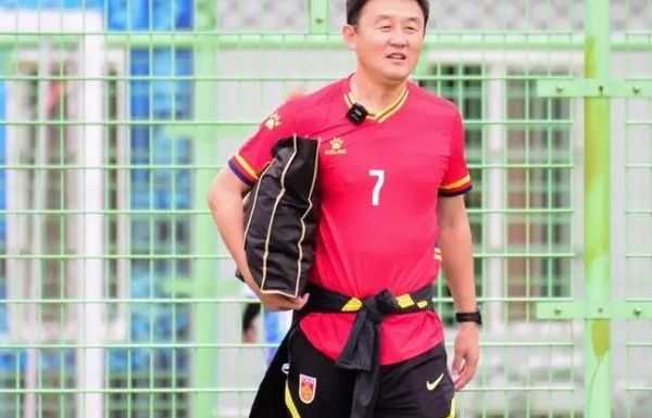 孙继海青训遭家长控诉黑中介：12岁孩子训练受伤，被索要18万赔偿相关图二