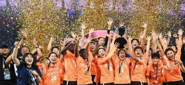长江日报评武汉女足：亚洲之巅，武汉骄傲，英雄永不言败