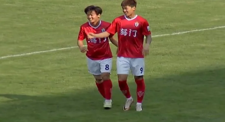 7-0！中乙半程收官现最大分差！珂缔缘大胜10人山西，阎格戴帽相关图三