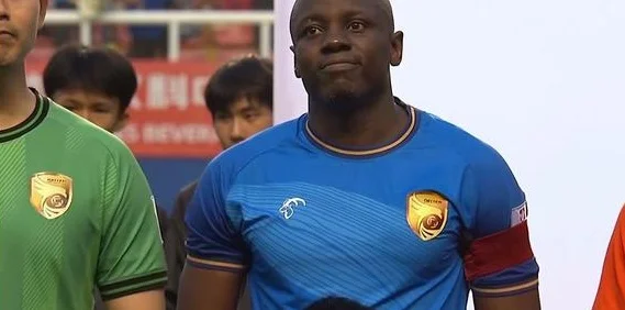 1-0，大连鲲城三连胜，逆境看穆谢奎救主，10轮15分保级基本无忧