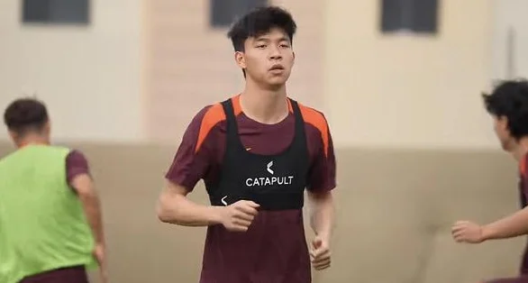战印尼平局没意义，国足新三叉戟对攻，王钰栋替武磊，塞鸟定上限相关图五
