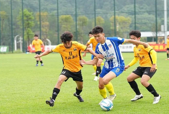 张一任意球建功！上海赛更达1-0泉州青工，两连胜出线，朱骏替补相关图三