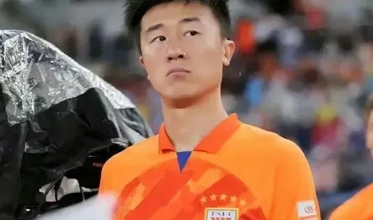 2人停赛3人受伤！曝国足凑不齐23人名单 伊万或补招李源一？相关图六