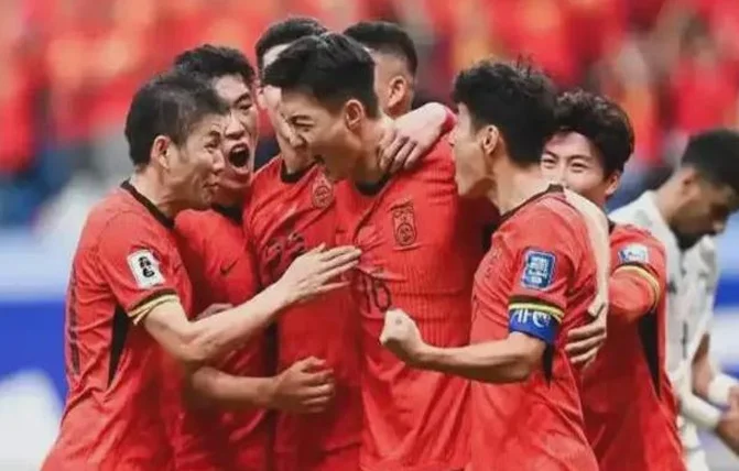 不踢了！国足退出世预赛首人诞生，伊万白白浪费1个宝贵名额相关图二