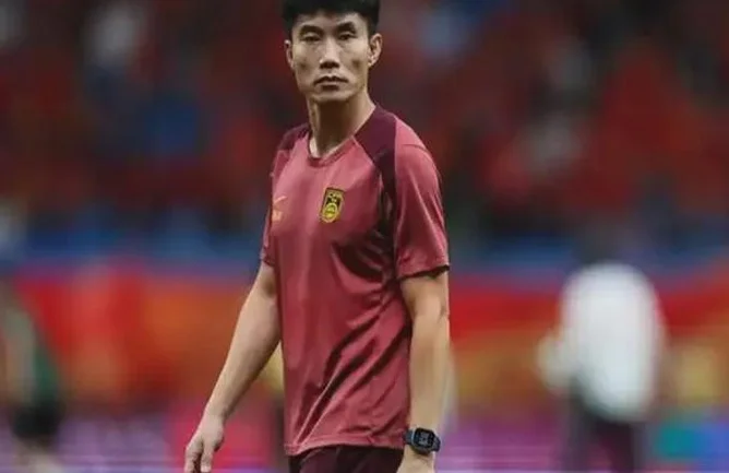 不踢了！国足退出世预赛首人诞生，伊万白白浪费1个宝贵名额相关图三