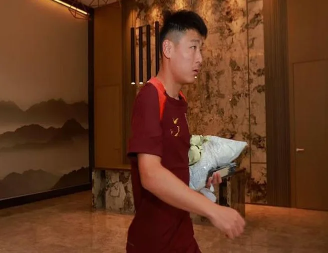国足官宣：武磊提前离队，无缘最后2场18强赛！相关图二