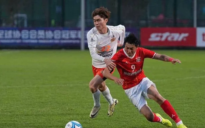 张一任意球建功！上海赛更达1-0泉州青工，两连胜出线，朱骏替补相关图二