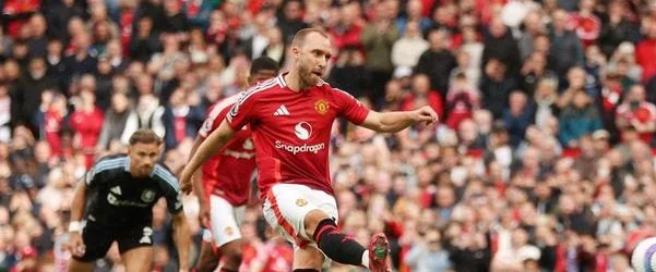 2-0！把对手拉下水，曼联粉碎阿斯顿维拉的欧冠梦想相关图二
