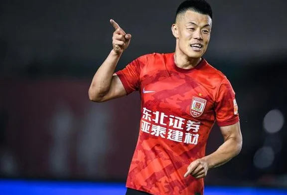 谭龙：球队低谷时更需要有人站出来 保持身体状态的秘笈是自律