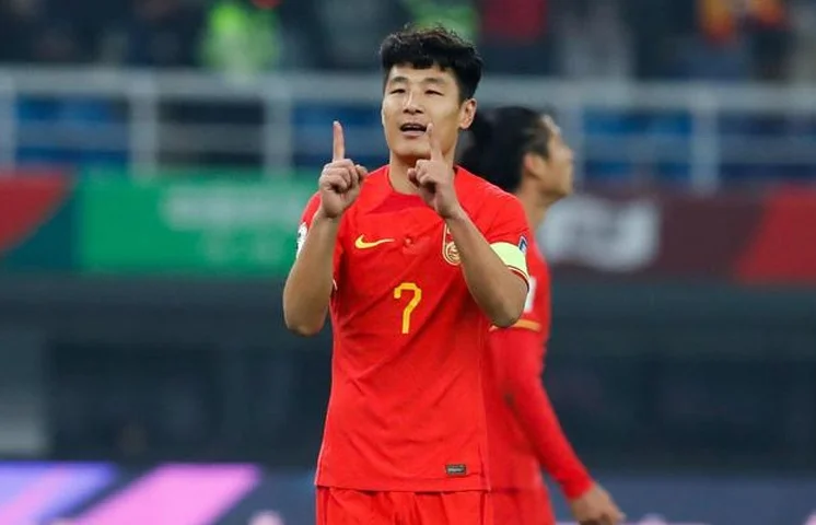 13点37！国足正式官宣，34岁锋线大将黯然离队，伊万还有隐患相关图四