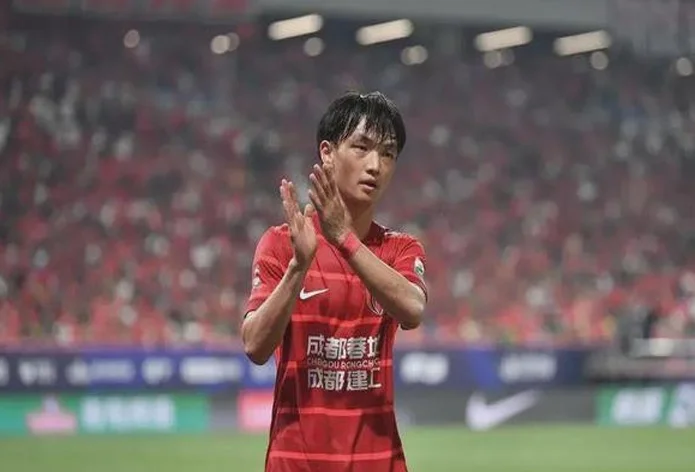 武磊退出后！张玉宁来扛大旗？伊万怎么让他变得更强大？相关图四