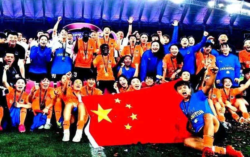 夺得亚冠的武汉队，46号球衣的姑娘来自孝感相关图二