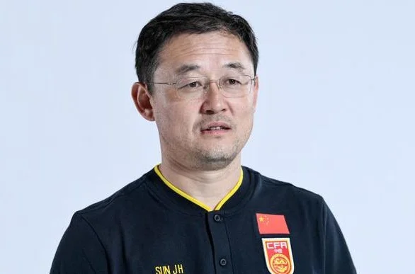 赵震谈孙继海青训风波：球员签的不是职业合同，与韦世豪是两码事