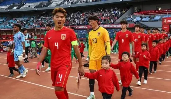 91分钟绝杀！中国队2-1复仇沙特队，终于赢了，下轮战越南队相关图五