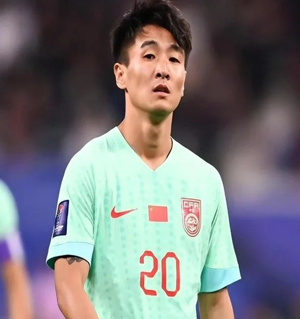 嗨球18万退出费风波，韦世豪被波及后回应：该赔钱赔钱，给钱走人相关图四