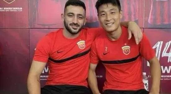 海港昔日大腿闪耀沙特联赛：半程独造11球 率队成功保级相关图二