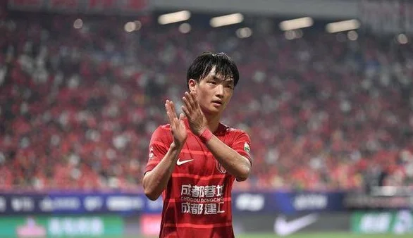 男足集训第4天：离队首人诞生，队长人选有变，战术首发浮现相关图七